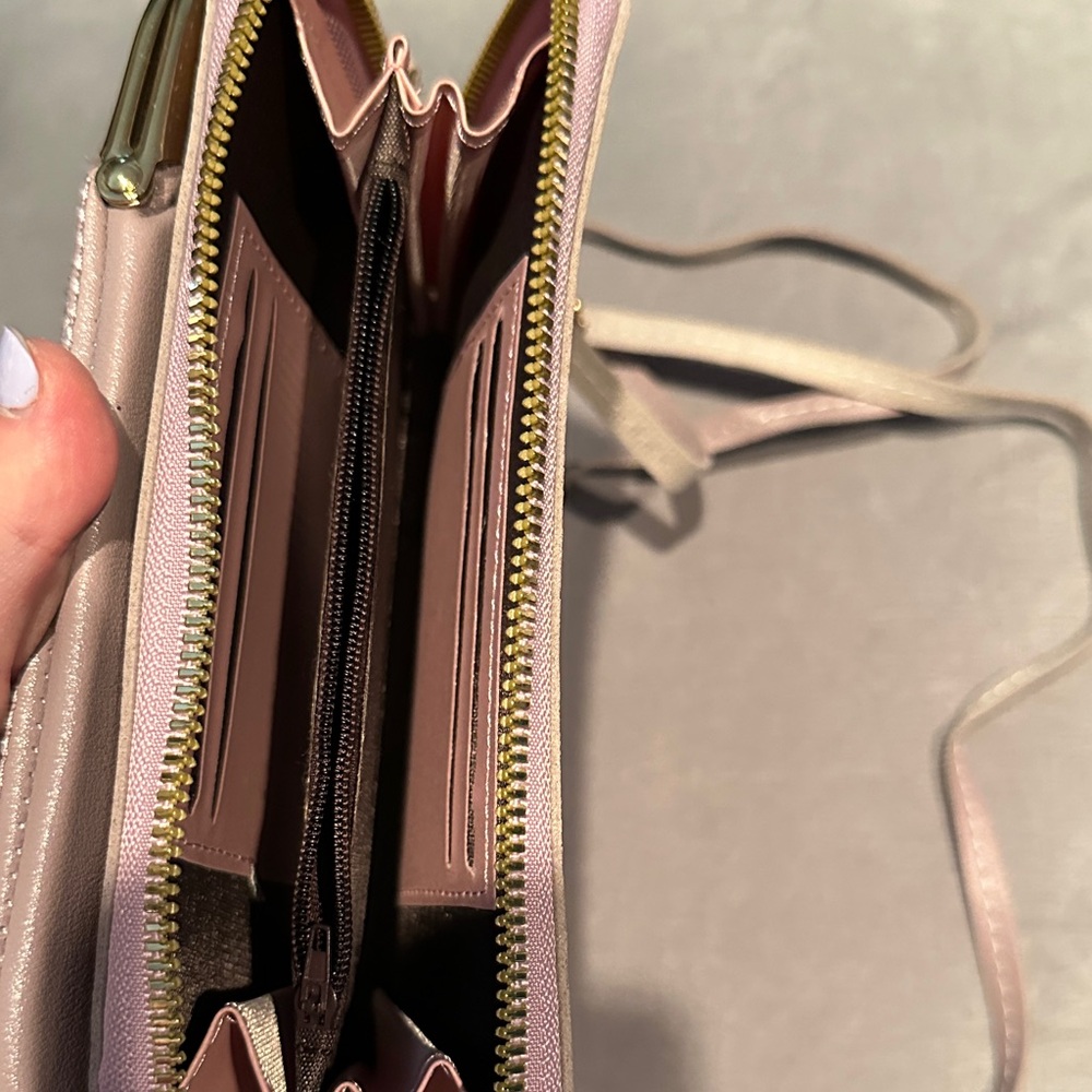 Lavendar Crossbody Bag - Picture 2 of 4
